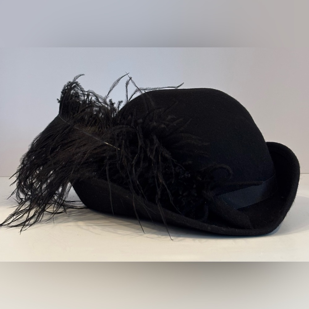 Vintage Ladies Wool Felt Hat with Ostrich Feather